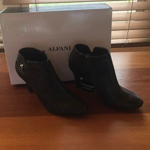 Women’s Alfani shoes